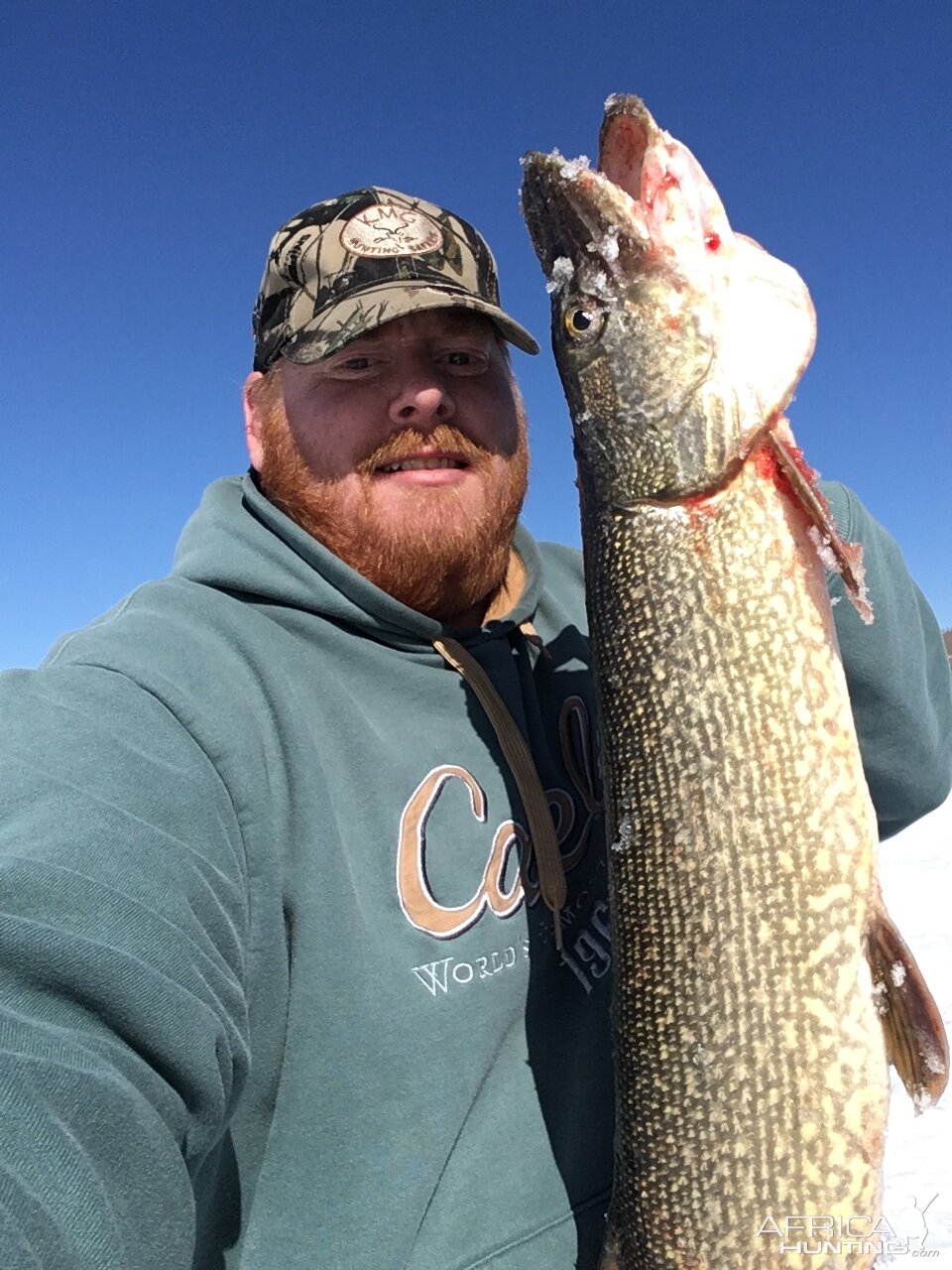 Pike Icefishing Canada