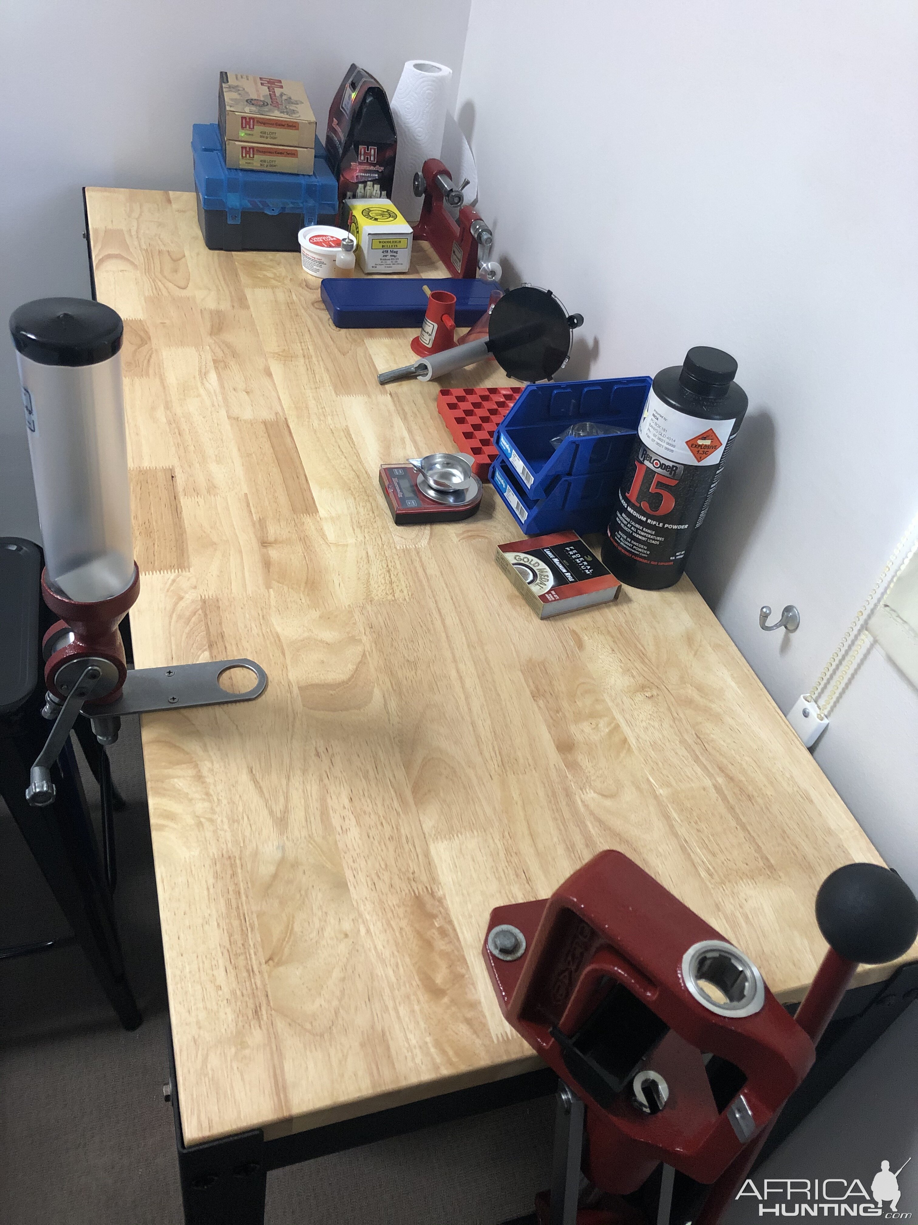Reloading bench