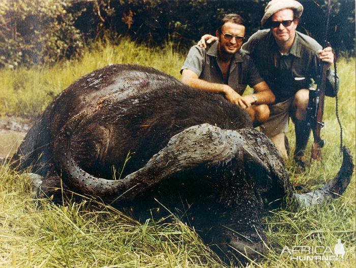 Robin Hurt and the 54-inch 'Monster of Masailand' (Kenya)