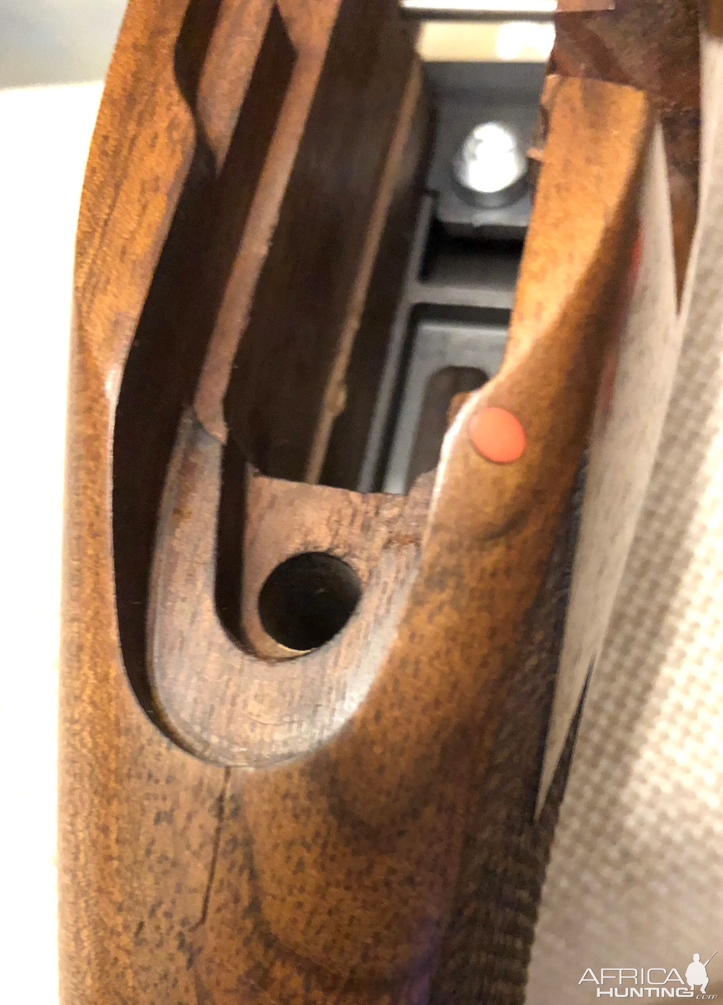 Sako 85 Hunter walnut stock - crack visible