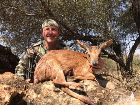 Sharpe´s Grysbok Bow Hunt South Africa