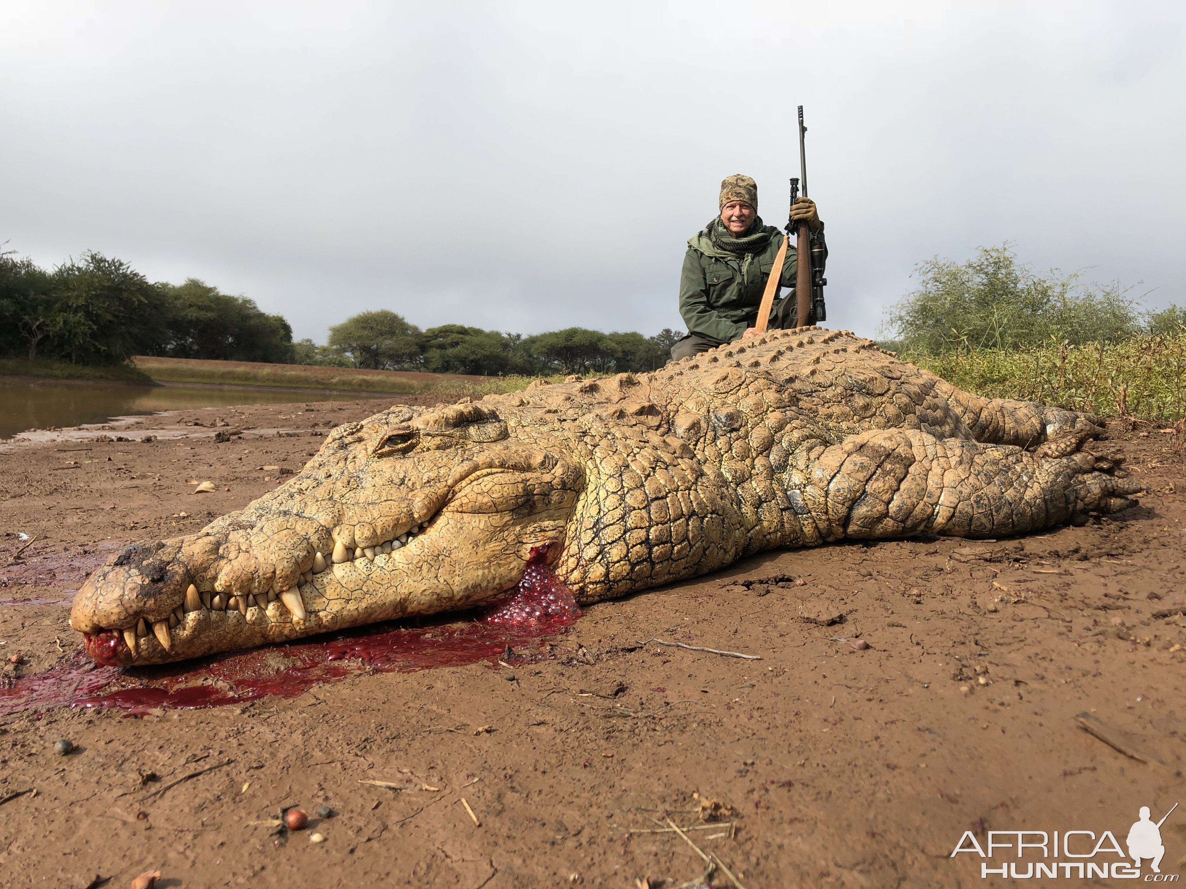 South Africa Hunt Crocodile