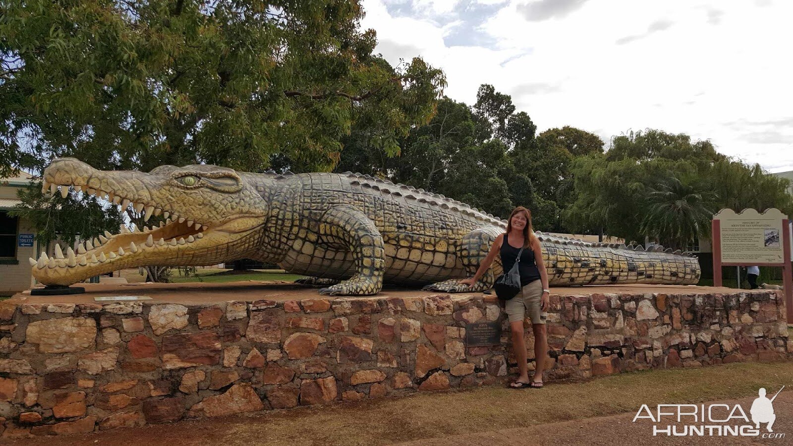 Statue of an 8.64-metre (28.3 ft) long saltwater crocodile named Krys