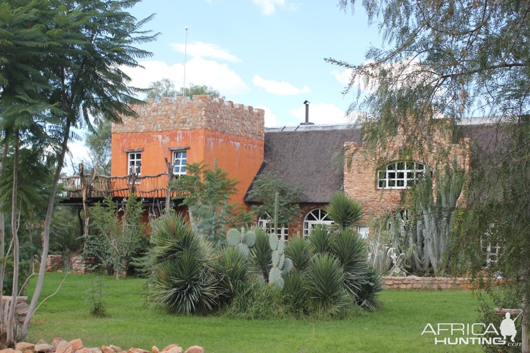 THE ELEPHANT LODGE - KALAHARI NAMIBIA