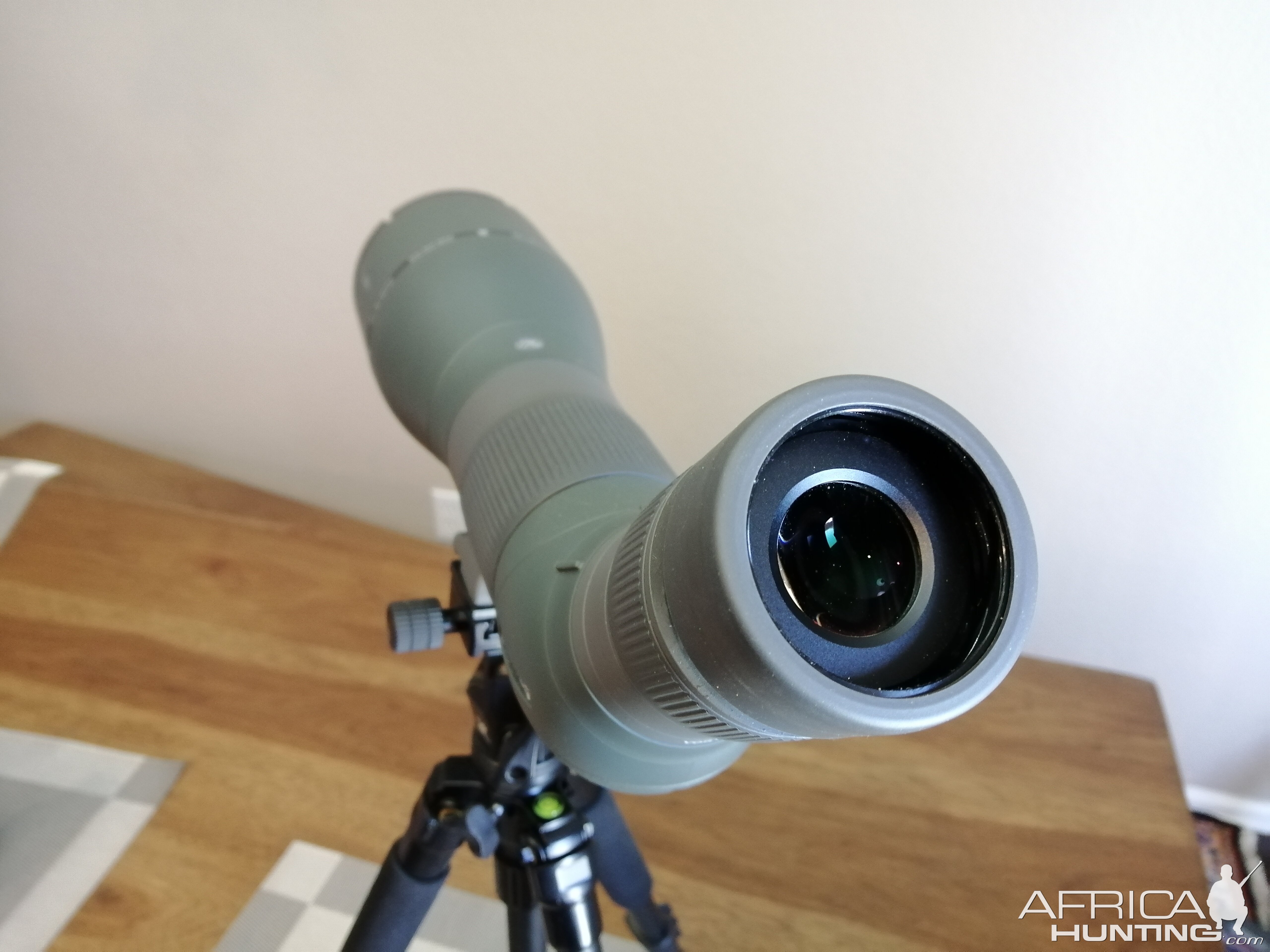 Vortex Razor HD 27-60 x 85 Angled Spotting Scope With Tripod