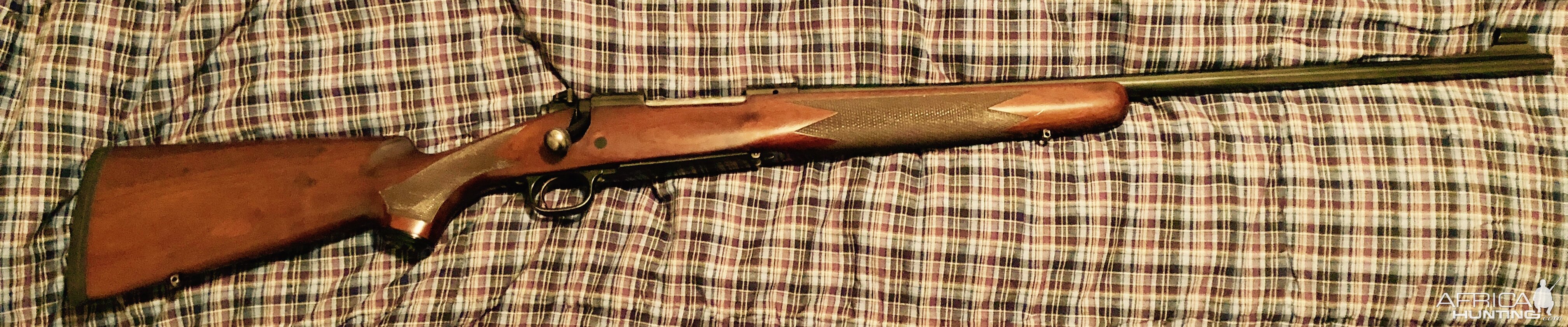 Winchester M70 Rifle built in 1988 chambered in 270 Weatherby Mag