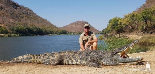 Zimbabwe Hunt Crocodile
